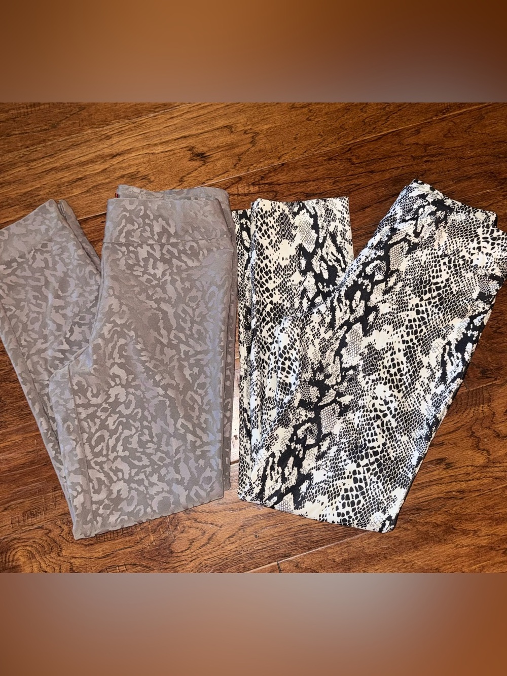 Versatile High-Rise Leggings — Gray Jacquard & Black-White Snake Prints